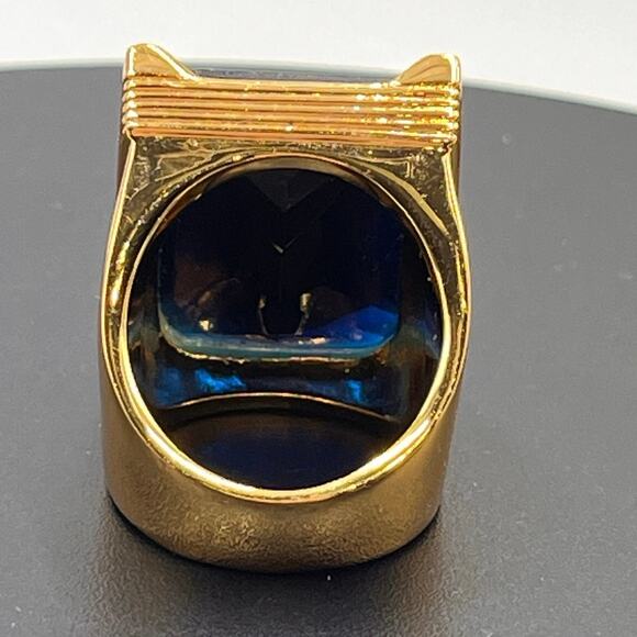Trina Turk‎ Large Blue Rectangle Bezel Glass Gold Tone Ring Sz 7.25 - Picture 3 of 10